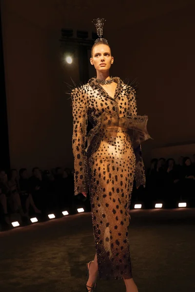 Look 14